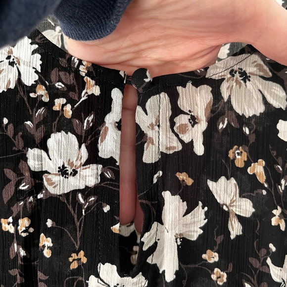 J JILL | Med | Crinkle Fabric | Floral - Picture 5 of 12